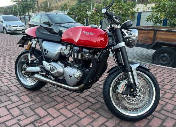 TRIUMPH THRUXTON R TRIUMPH THRUXTON R